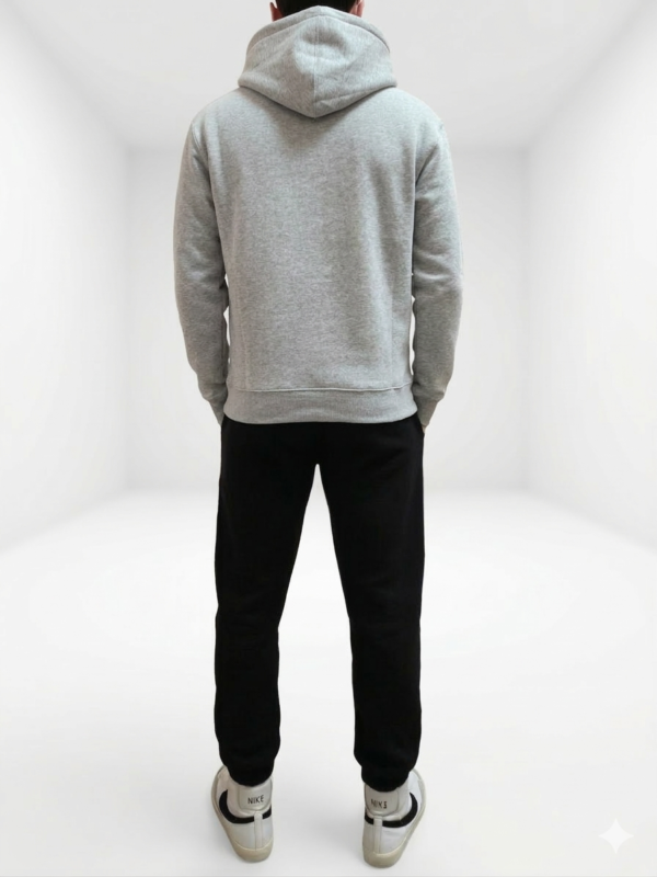 felpa grigia con cappuccio