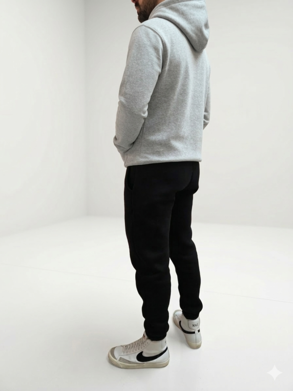 felpa grigia con cappuccio